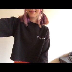 Brandy Melville Sweaters - brandy melville “new york” cropped sweater 🌹 Brandy Melville Sweaters - brandy melville “new york” cropped sweater 🌹